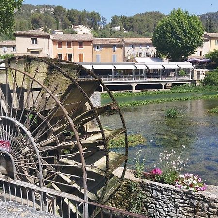 Villa Gite Dans Les Pins Avec Piscine Mazan Exterior foto