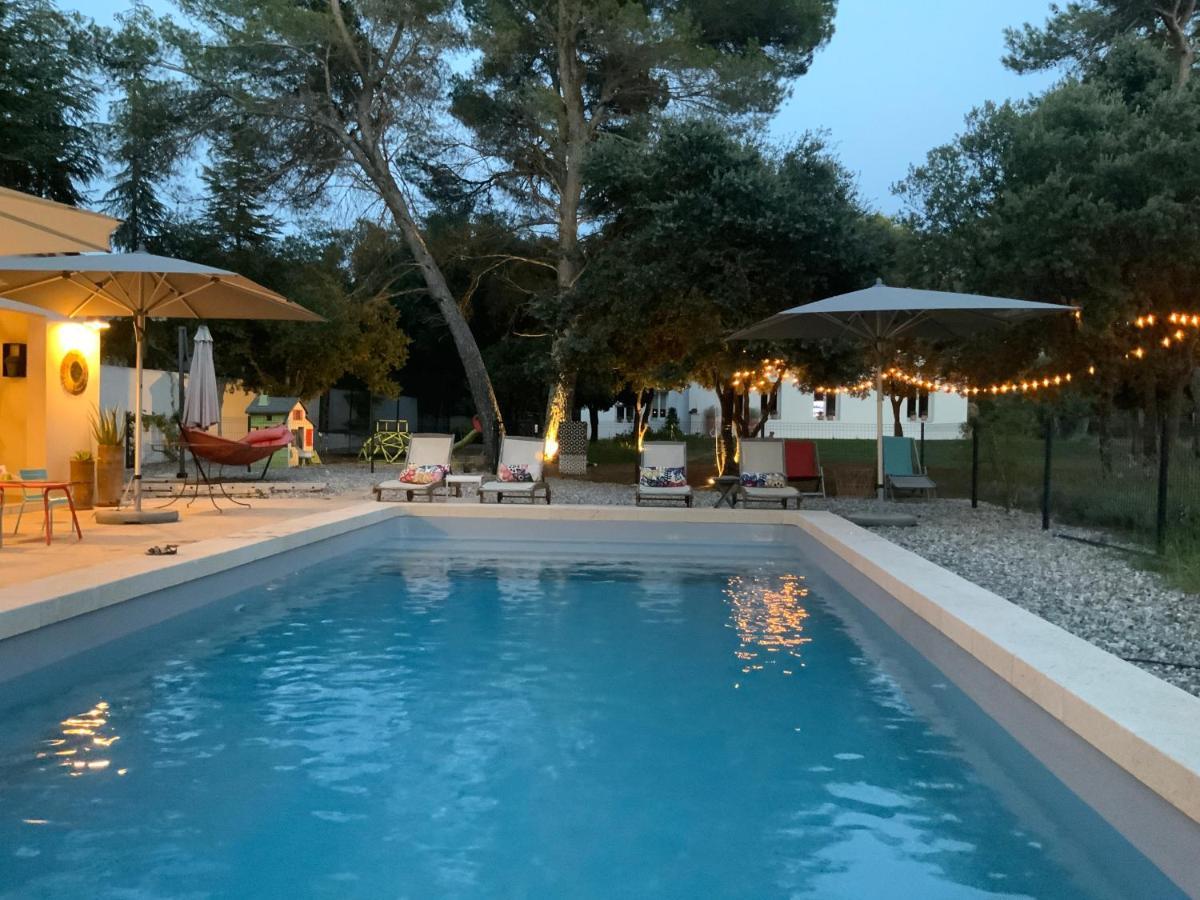 Villa Gite Dans Les Pins Avec Piscine Mazan Exterior foto